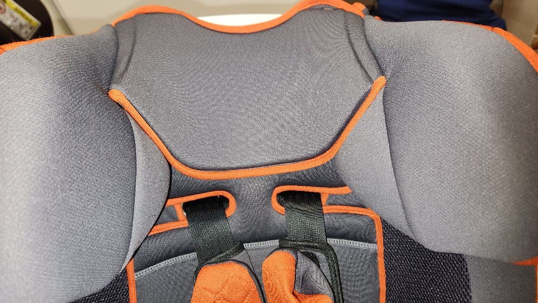 アップリカチャイルドシート フラディアグロウ isofixプレミアム