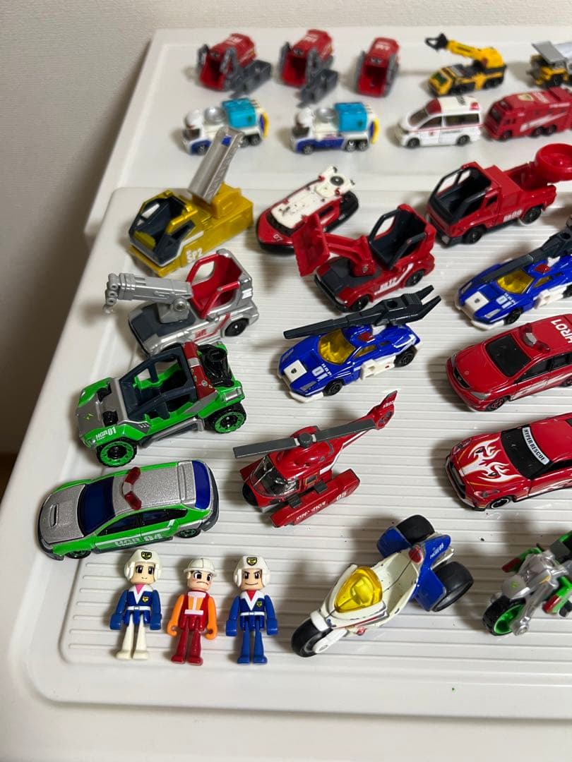 ハイパーレスキューのミニカーと隊員セット