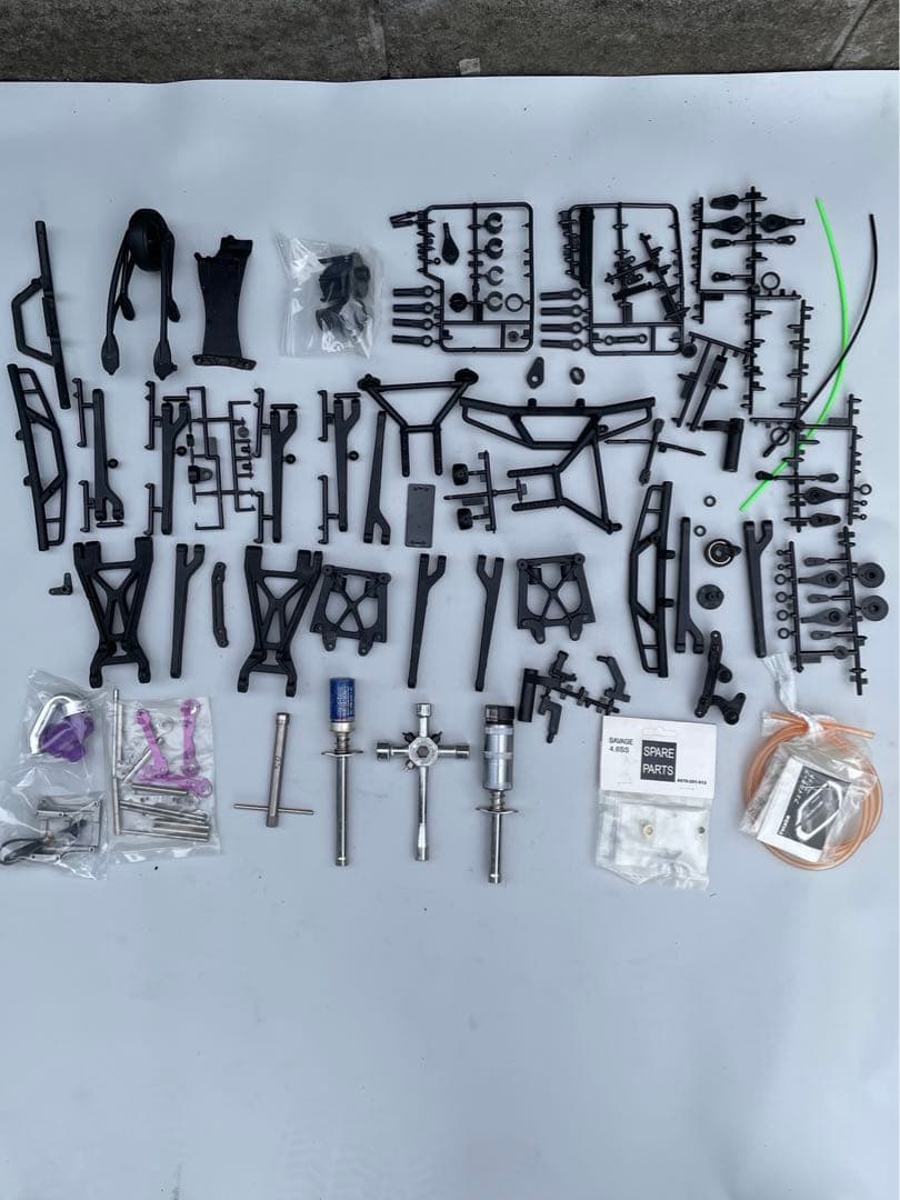 HPI　サベージ　ジャンク　及びパーツ多数