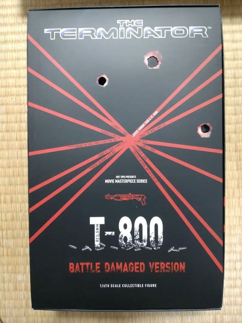 Hottoys T-800 バトルダメージ版 1/6スケールフィギュア