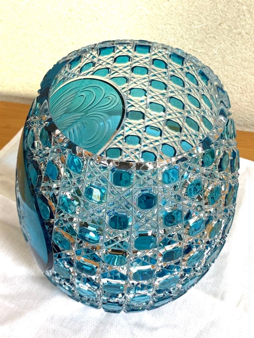 新品未使用】マイセンクリスタル社 色被せ花瓶「ハチドリ」 - メルカリ