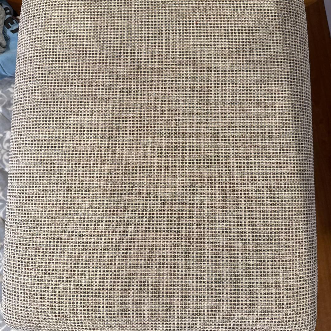 カリモク　グレー 布地 2人掛けソファ 木製肘掛け