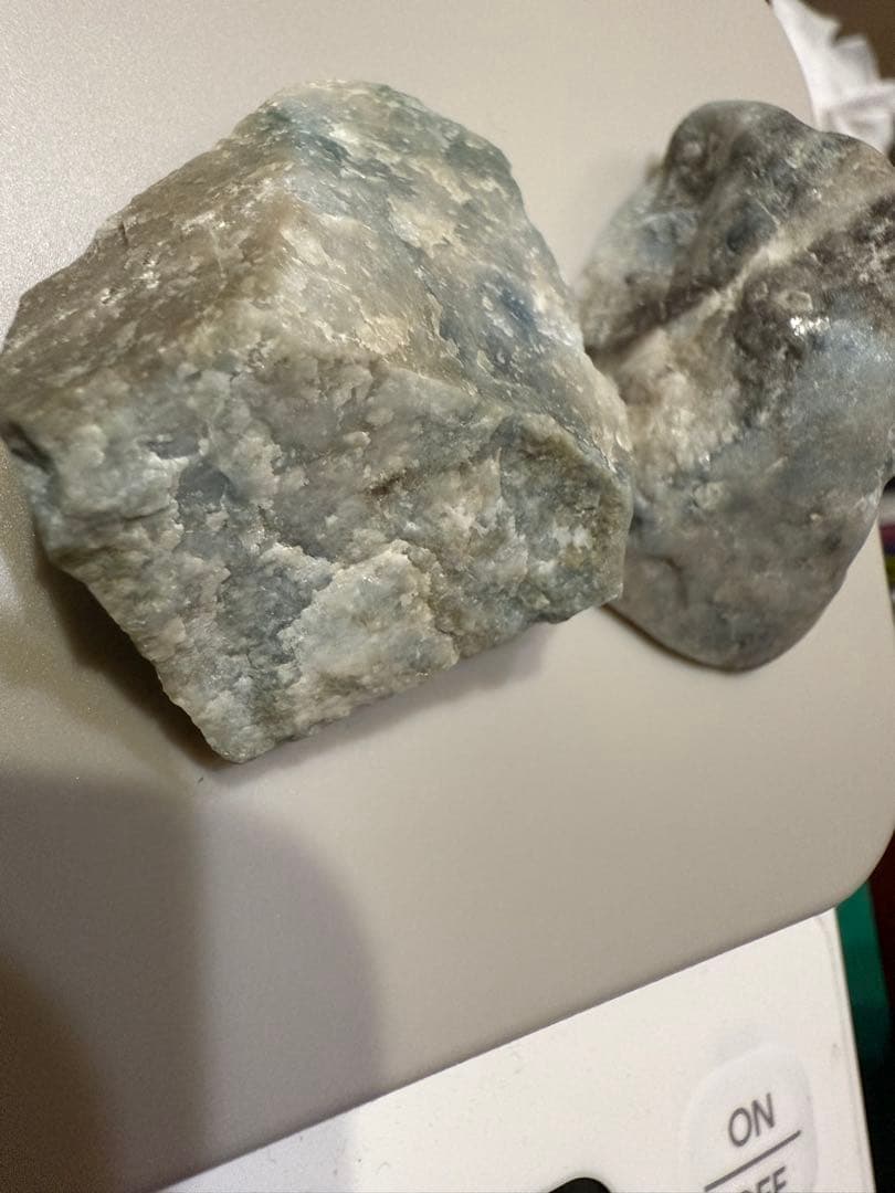 糸魚川翡翠‼️コン沢産地‼️素晴らしい原石2つ‼️計106.3g‼️