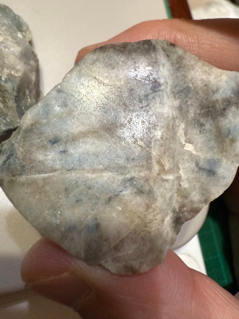 糸魚川翡翠‼️コン沢産地‼️素晴らしい原石2つ‼️計106.3g‼️破格