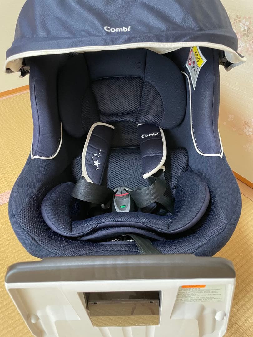 美品　綺麗　コンビ　クルムーヴ　シンプライト　 ネイビー チャイルドシート