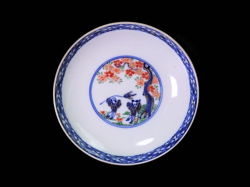 大聖寺伊万里　唐子に桜花　金唐草に花の図　大振蓋茶碗　D073AS-CPe