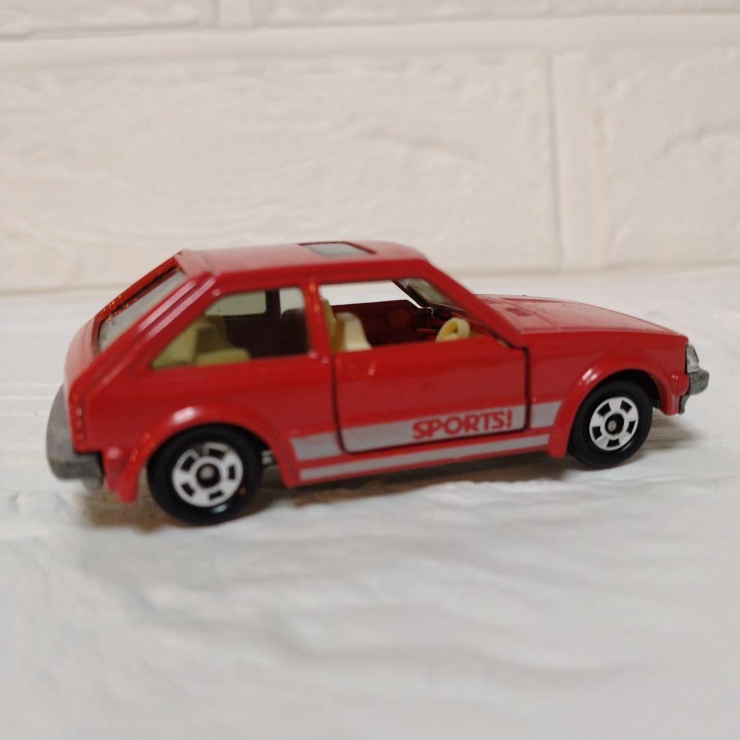 トミカ黒箱　マツダ ファミリア 1500XG