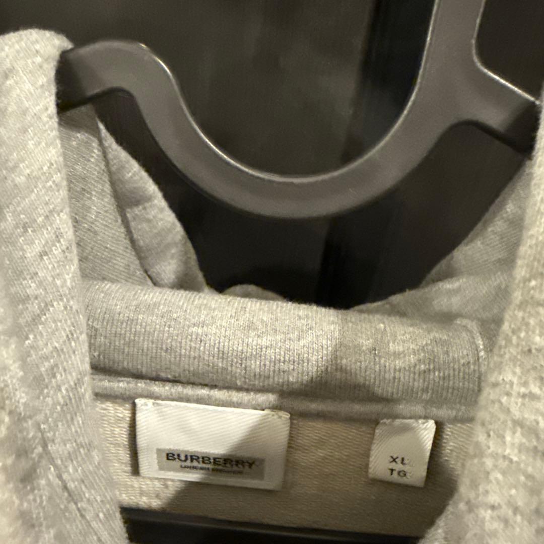 BURBERRY グレー パーカー ロゴ入り
