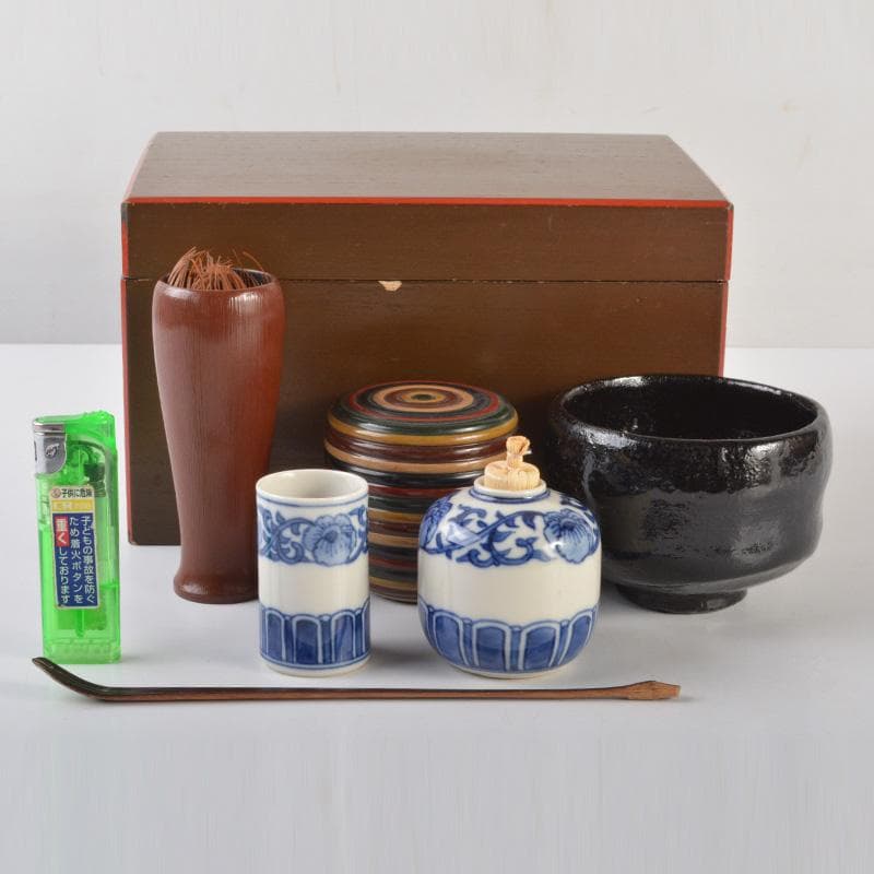 茶道具　漆塗　茶箱　黒楽茶碗　独楽棗など　七点　一式　V　6549