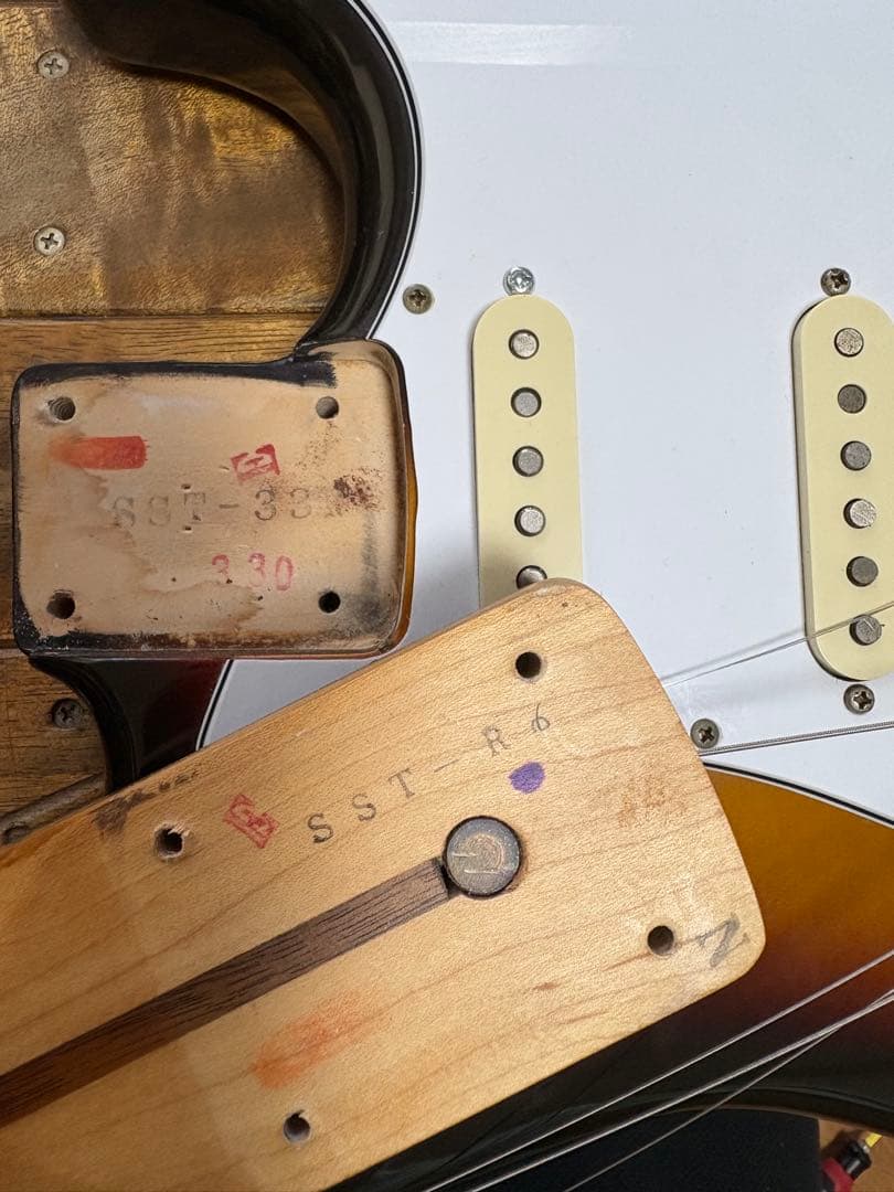 y*0様 Squier SST-33 ストラトフジケン製 Lシリアル1991年