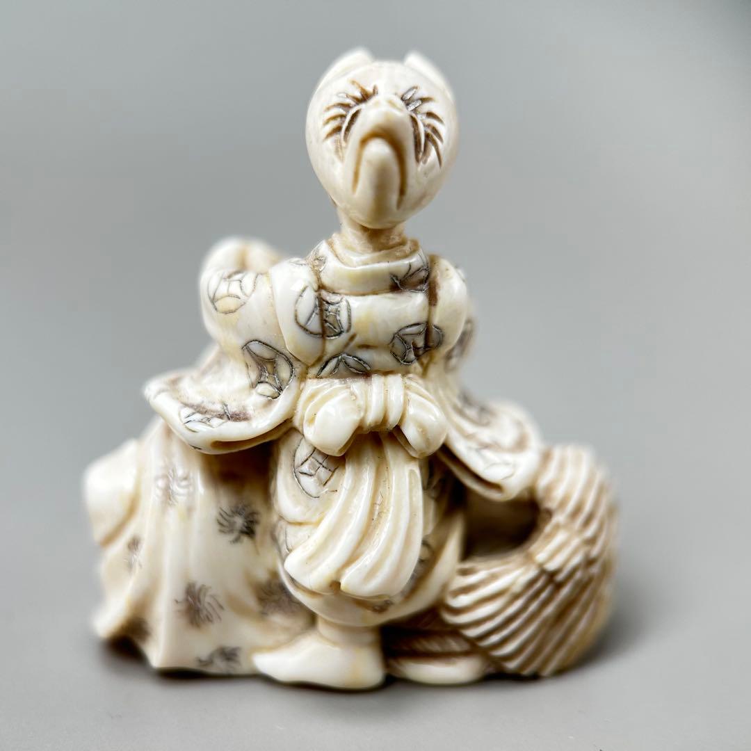 子供の像 扇子付き極上 根付 天然素材アンティーク骨董 飾り物古美術