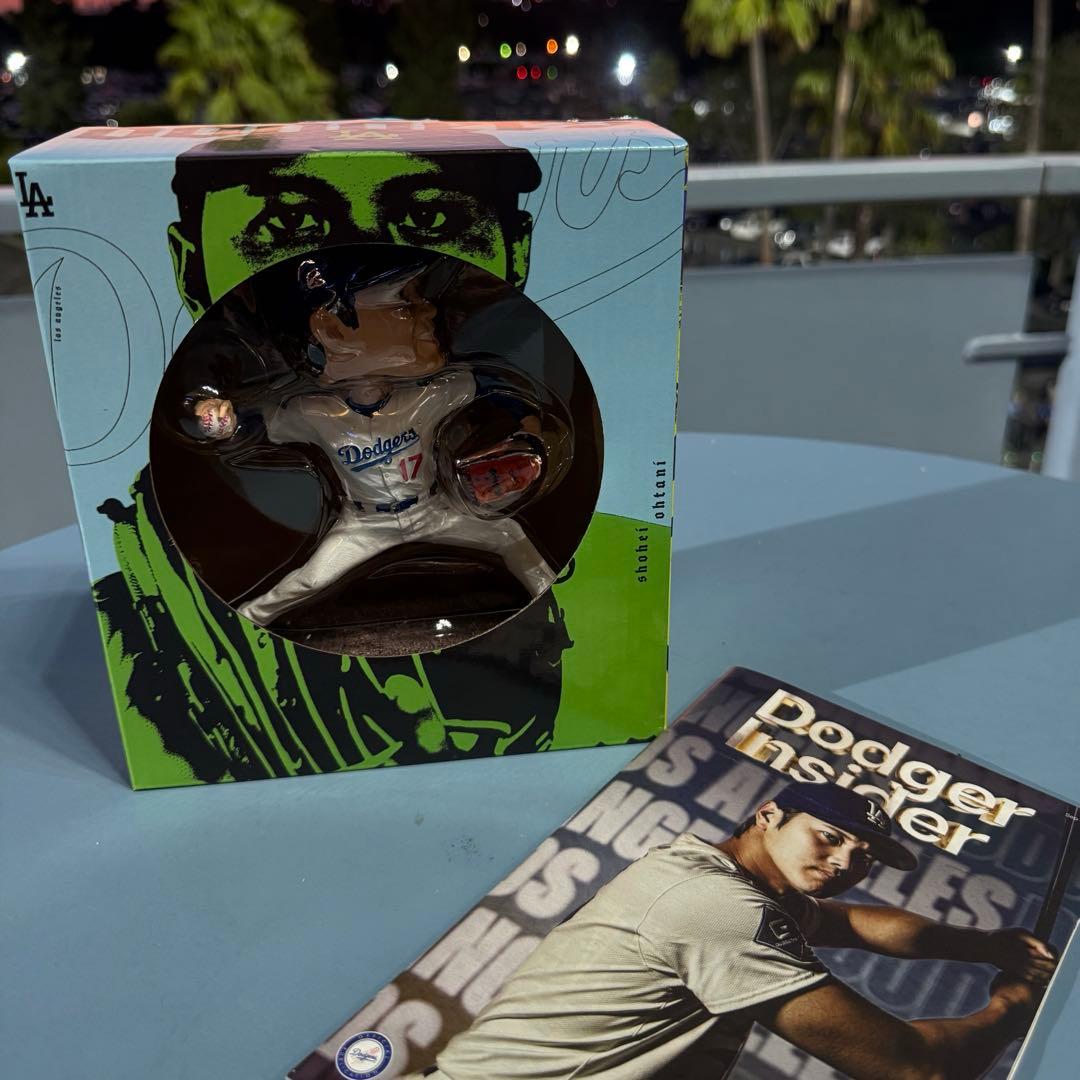 大谷翔平 ボブルヘッド 投手 ドジャース 来場者限定 スタジアム配布 冊子付
