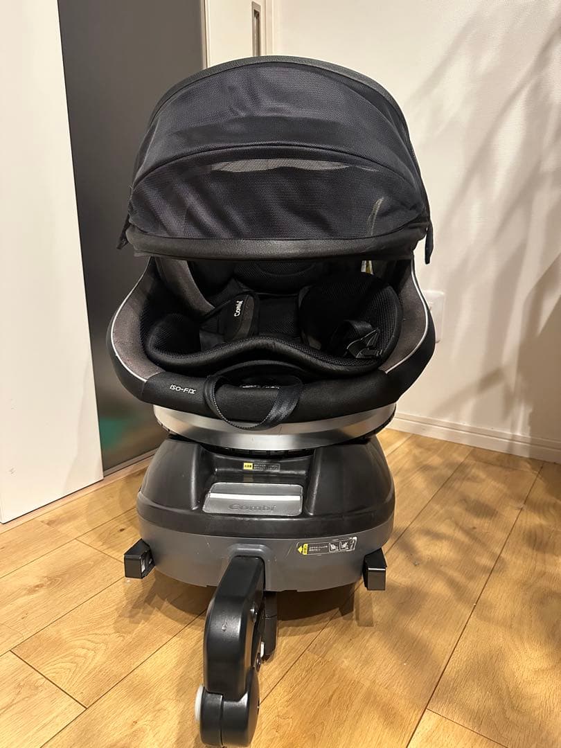 コンビ回転式チャイルドシート ブラック