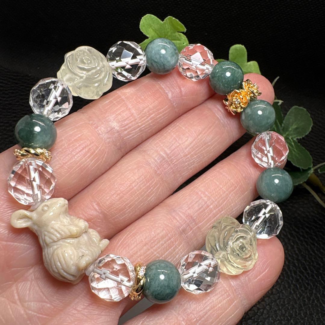 ＊いちごウサギ様お取置き＊太極石　ウサギ　ハウライト　ブレスレット