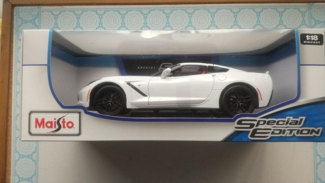 Maistoコルベットスティングレイ 1/18【新品】