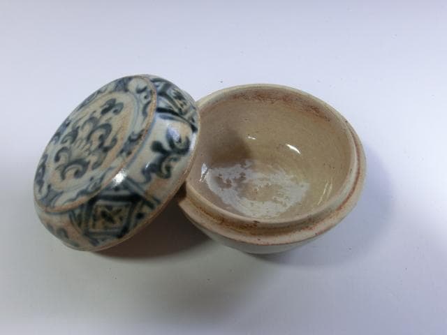 蓋物■呉須安南 古い染付 安南 丸香合 花唐草 青華 古玩 時代物 骨董品■