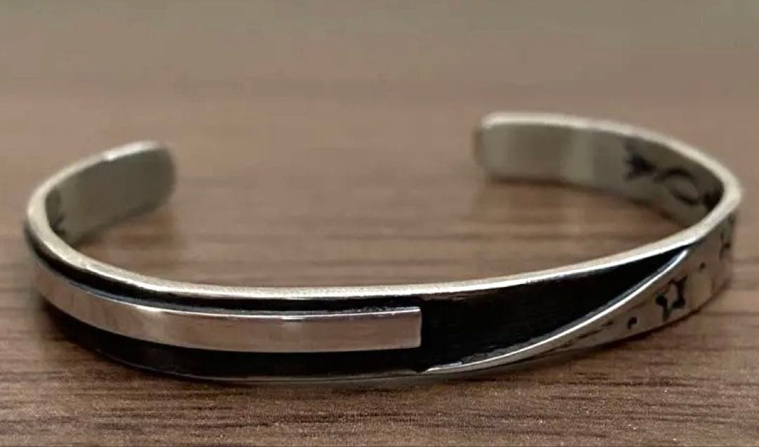 に*こ様 Michael Roanhorse バングル　シルバー　ナバホ族　イン