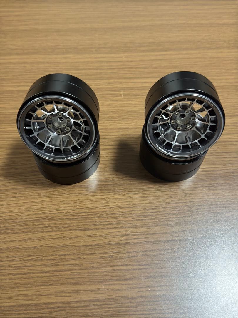 Axial SCX10 TREAL 2.2インチ ビードロックホイール