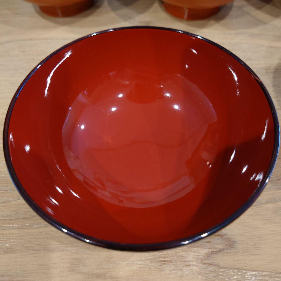 赤い漆器の椀（黒い花模様）40個セット