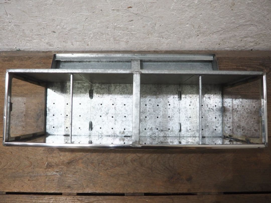 1325 昭和レトロなブリキのガラスケース 飾り棚 駄菓子屋 陳列棚