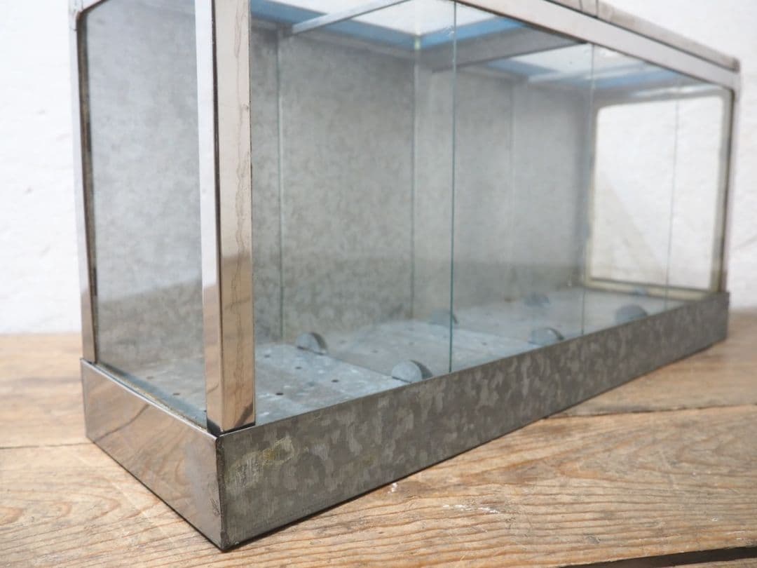 1325 昭和レトロなブリキのガラスケース 飾り棚 駄菓子屋 陳列棚