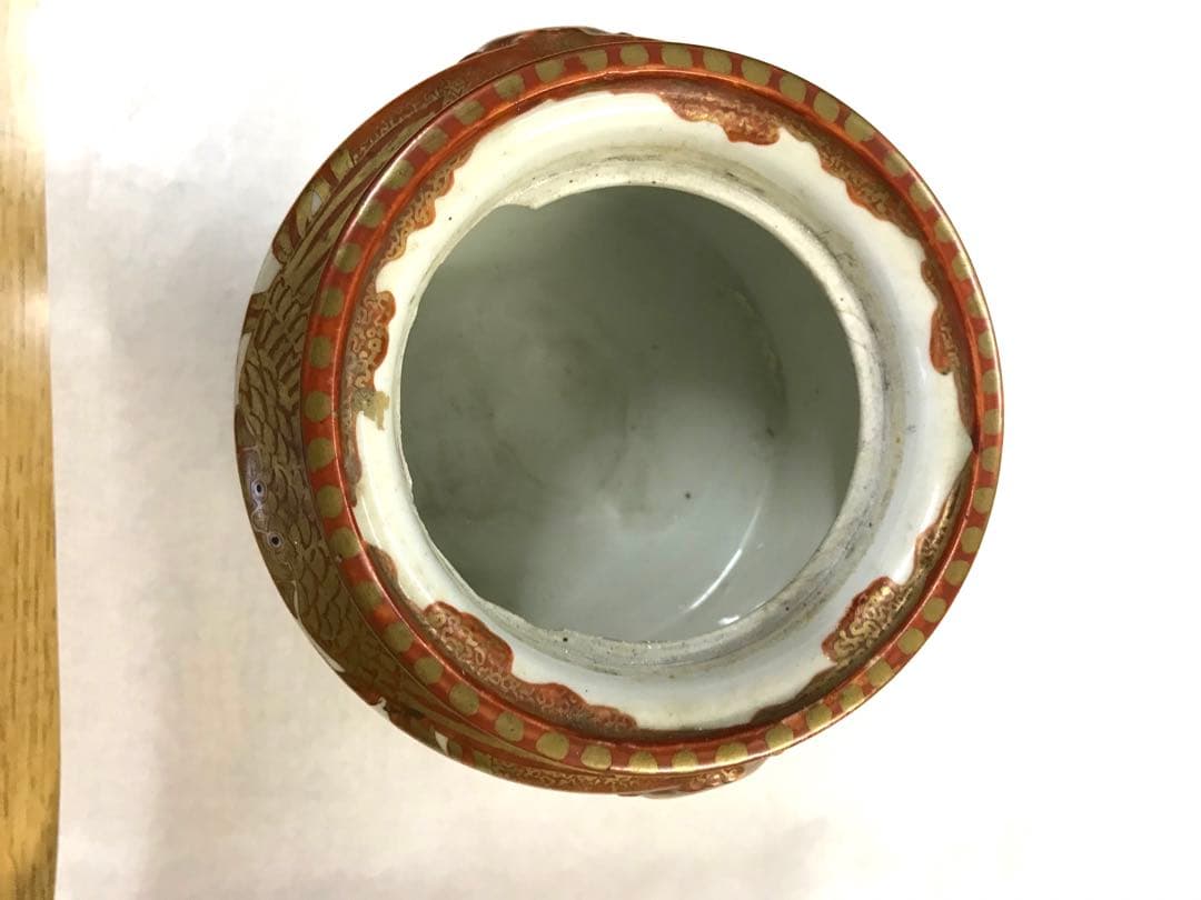 赤絵銀火屋付貴婦人図香炉(注:説明文)