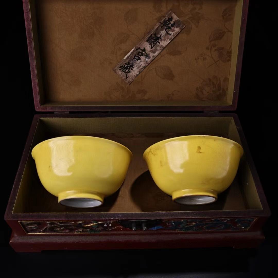 中国古美術・旧蔵粉彩と黄釉瓷器碗セット・置物・茶道具・純手描き・極細工・箱付き