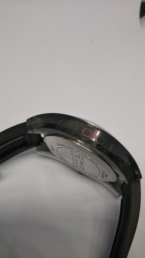 【電池交換済み】GUCCI ラバーベルト 時計 ブラック