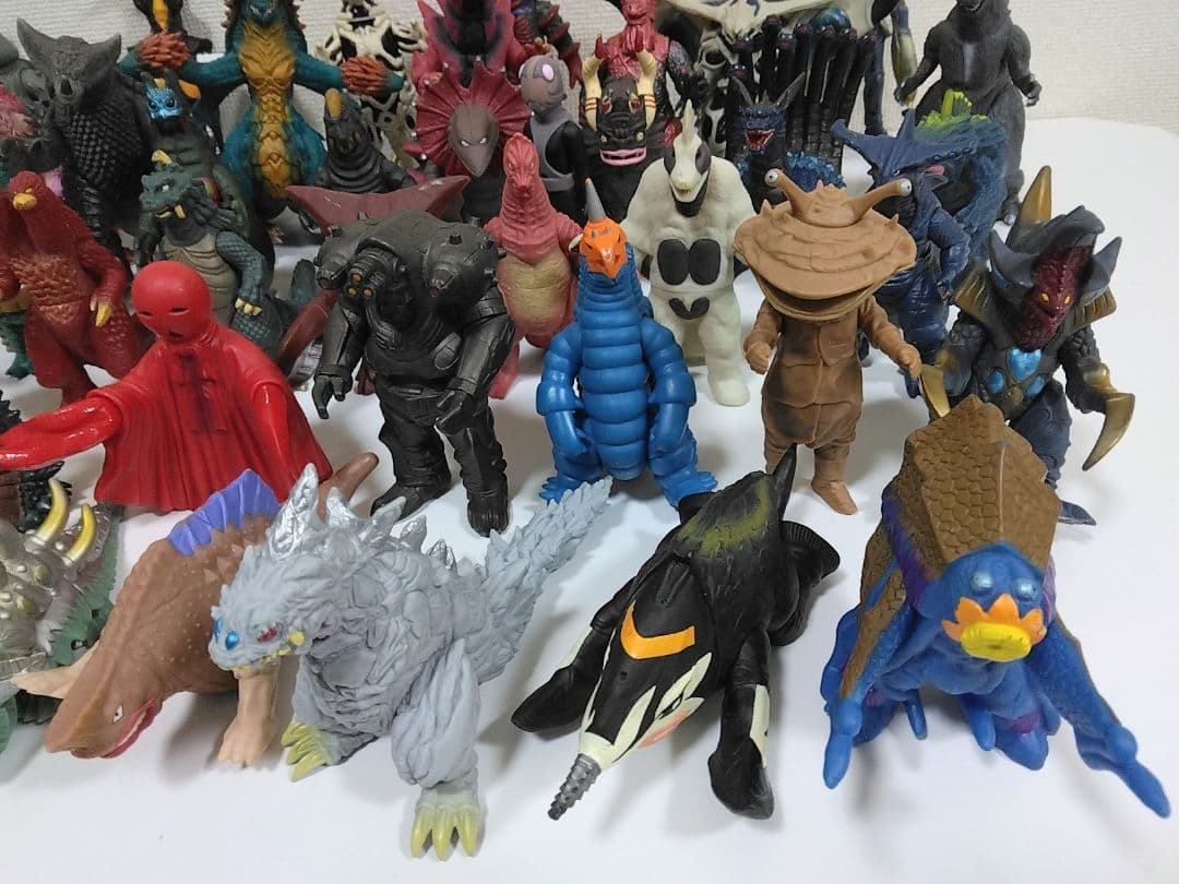 ウルトラマンシリーズ 怪獣フィギュア＋ゴジラ/全45体【希少・レア・早い者勝ち】