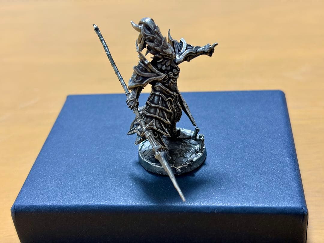 ダークソウル 竜狩りオーンスタイン ブロンズ フィギュア 置物