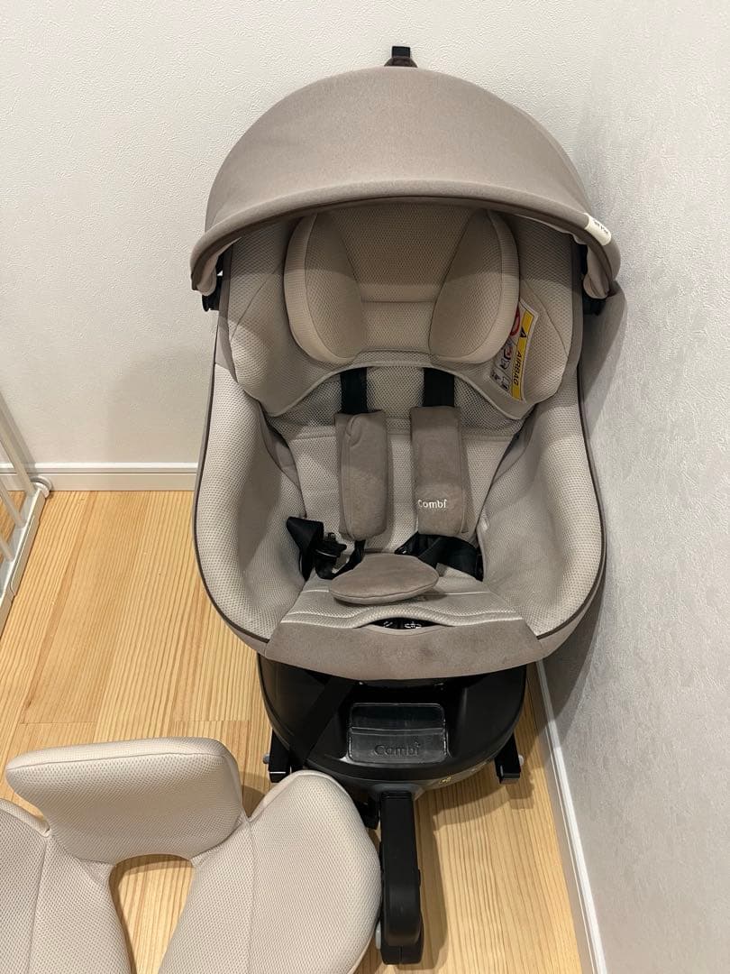 美品】 Combi tete a tete チャイルドシート キャメル 315