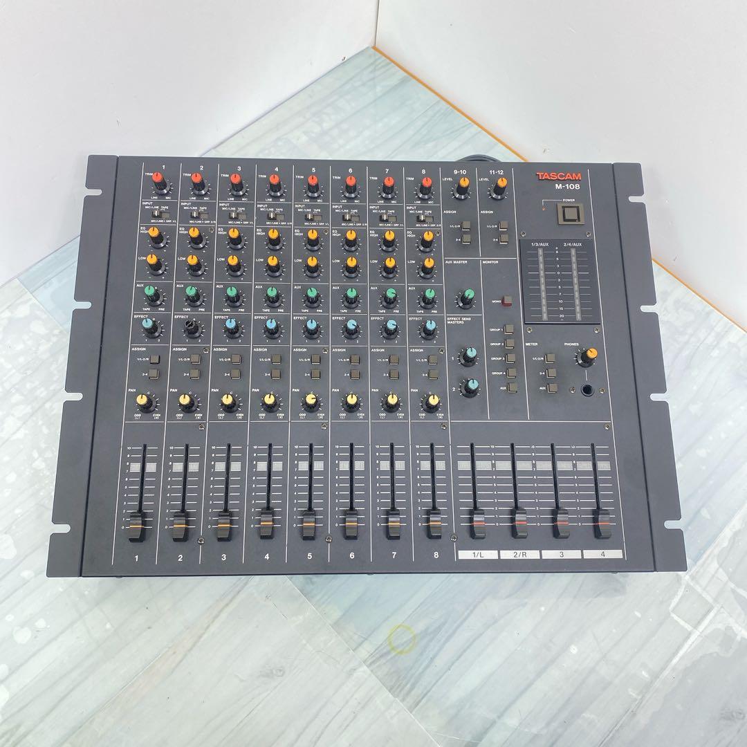 TASCAM M-108　8チャンネル入力アナログミキサー