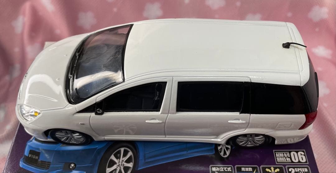 トヨタ ウィッシュ 非売品ミニカー2台とラジコン1台のセット