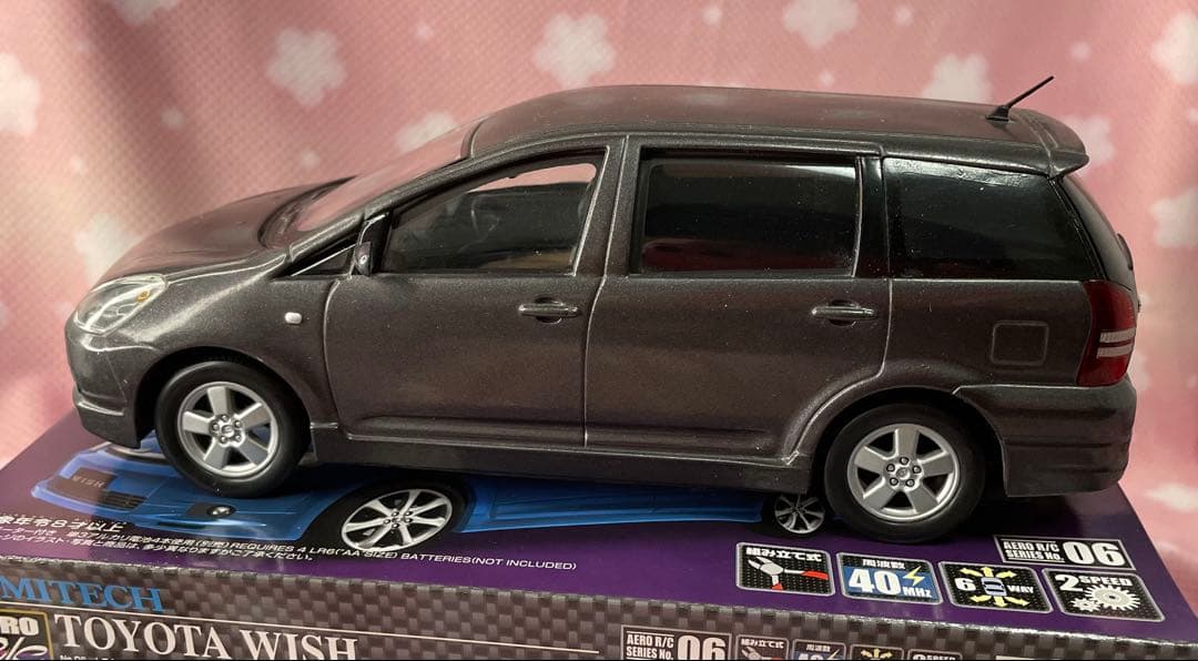 トヨタ ウィッシュ 非売品ミニカー2台とラジコン1台のセット