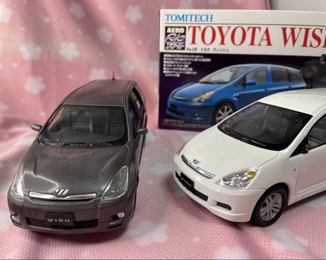 トヨタ ウィッシュ 非売品ミニカー2台とラジコン1台のセット