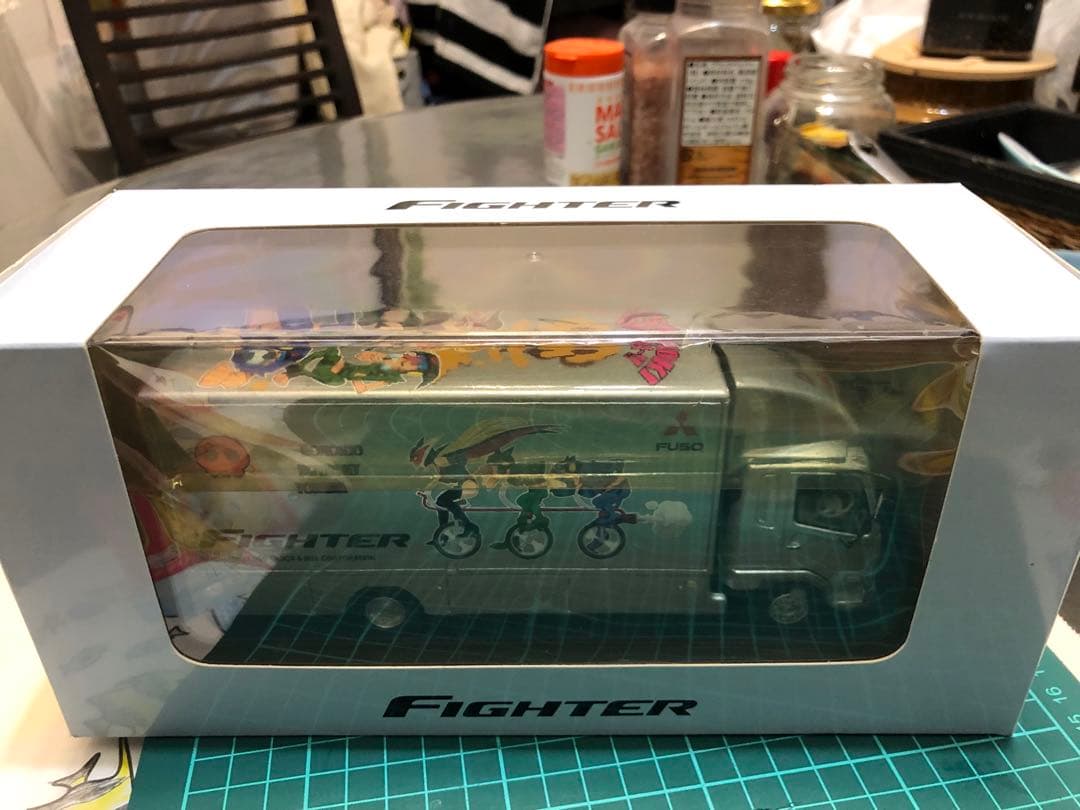 ヤッターマン　ドロンちょ　三菱ふそう・ファイター FUSO デコトラ　改造