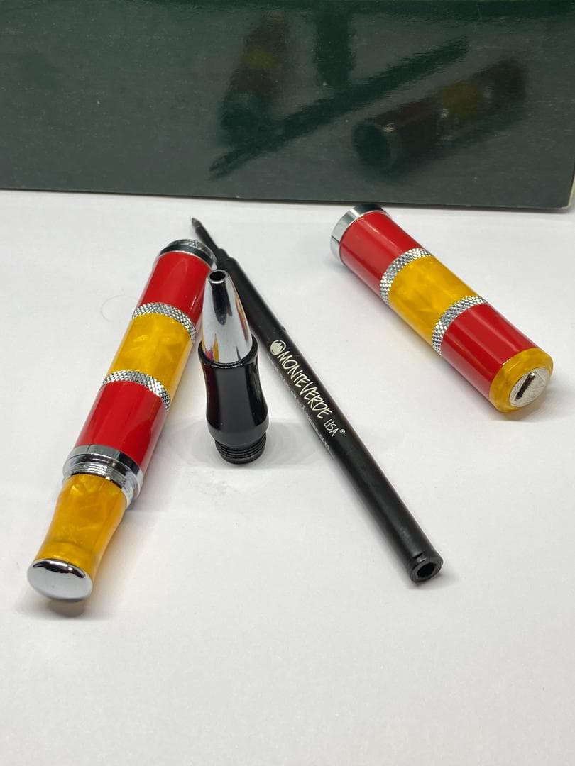 廃番・サンセット レッド柄アクリル樹脂軸！ モンテベルデ⑥／レガッタ