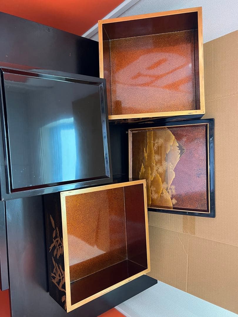 783 黒漆塗り沈金重箱　金蒔絵　松　3重　高級