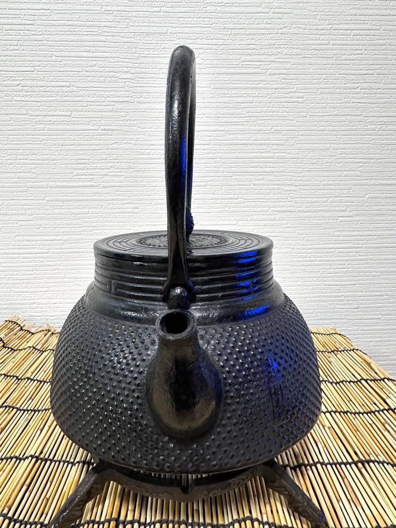 未使用品、供箱、栞、タグ付　南部天正堂作２０型コシキアラレ　南部鉄瓶　南部鉄器