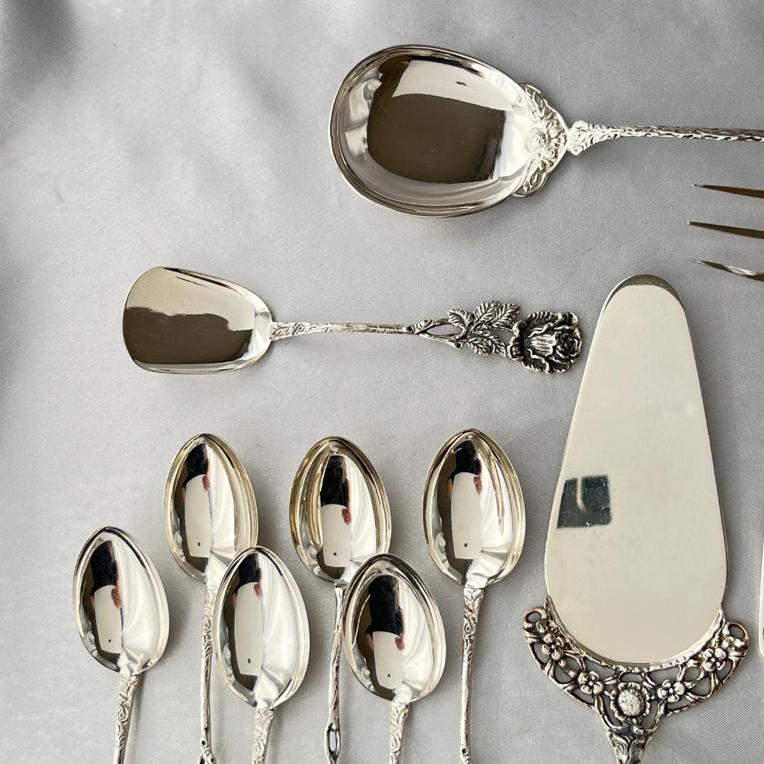 ドイツ】 ヒルデスハイムローズのデザートセット 16本ケース 薔薇モチーフ