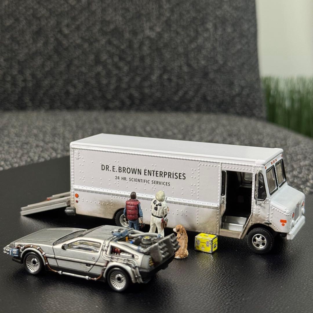 デロリアン & ドクのバンカスタム品 バックトゥザフューチャー 1/64