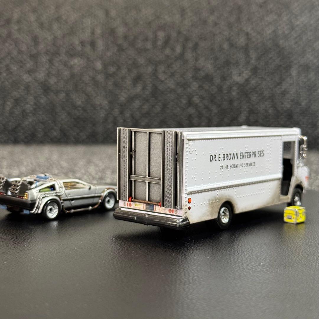 デロリアン & ドクのバンカスタム品 バックトゥザフューチャー 1/64