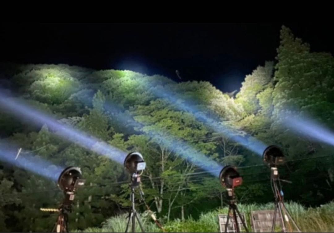 爆光 新品 強力 HID7インチ 100W程度 紫外線強化バルブ 灯火採集に