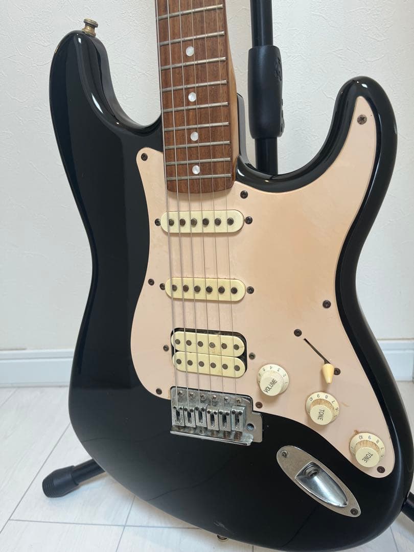 Squier スクワイヤー ストラトキャスター 黒 ブラック エレキギター