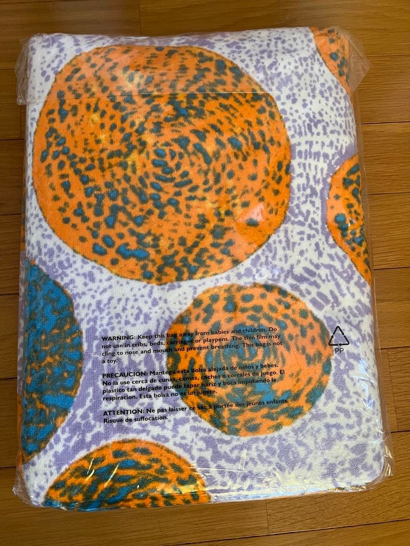 草間彌生のビーチタオル - 絵画オンライン ショッピング