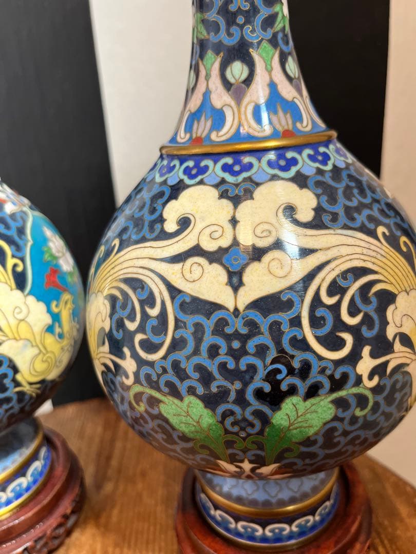 中国七宝焼 花瓶 一対 アンティーク 骨董品 孔雀 台座付き 大ぶり