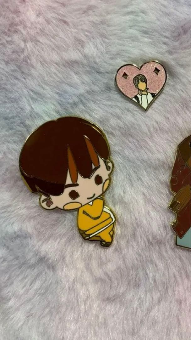 BTS ピンバッジ