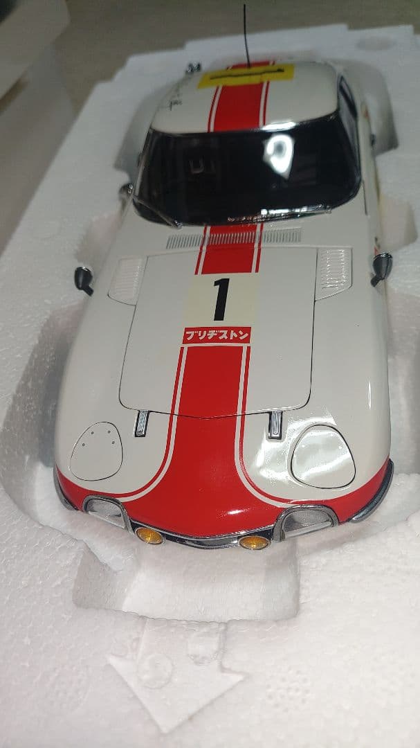 TOYOTA 2000 GT 1/18 AUTOTRART サイン入り