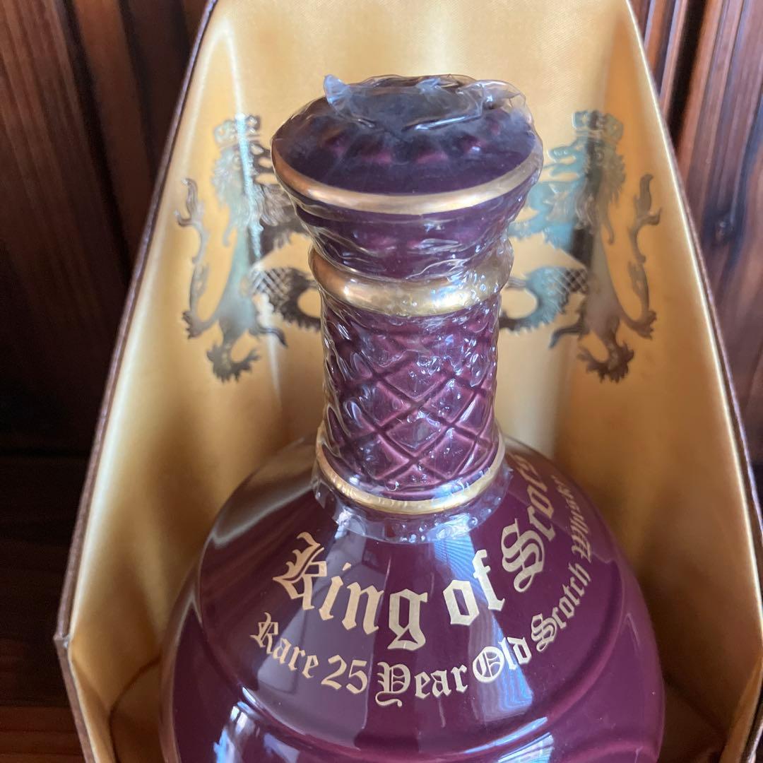 未開栓KING OF SCOTSウィスキー ロイヤル ウィンザー陶器、25年