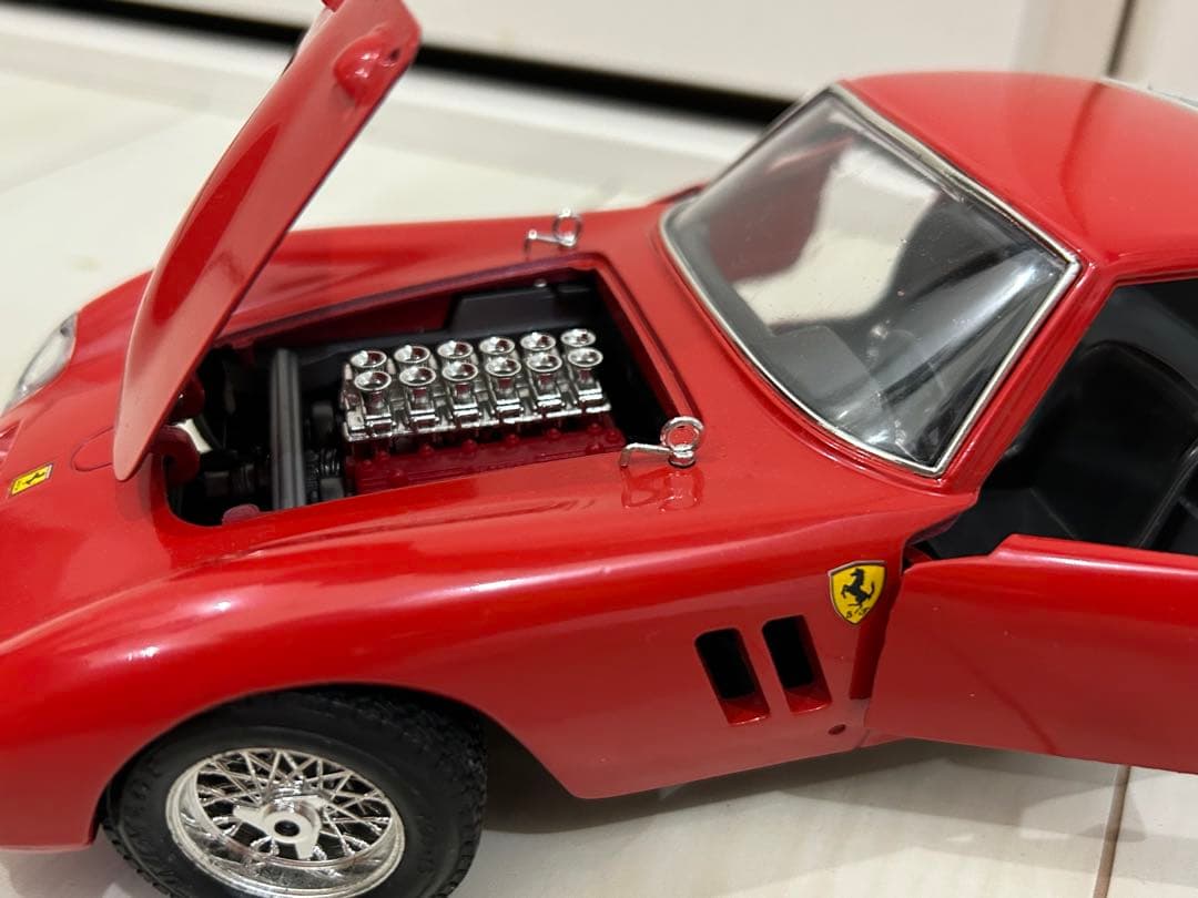 希少 1/18 フェラーリFerrari 250 GTO ミニカー レッド